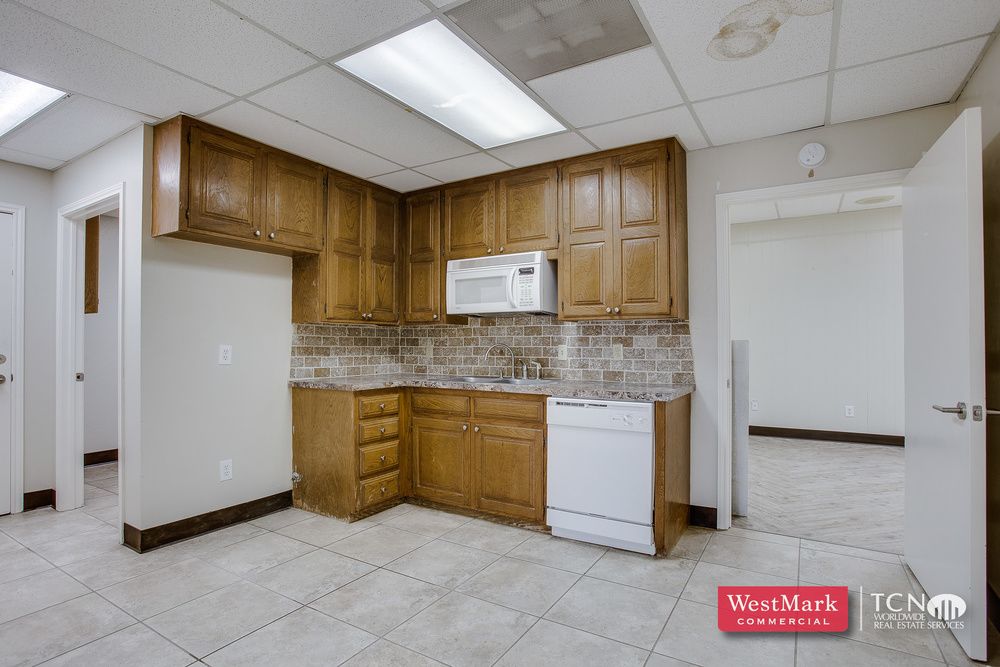 Office Space on 69th & Slide: 5145 69th St, Lubbock, TX 79424